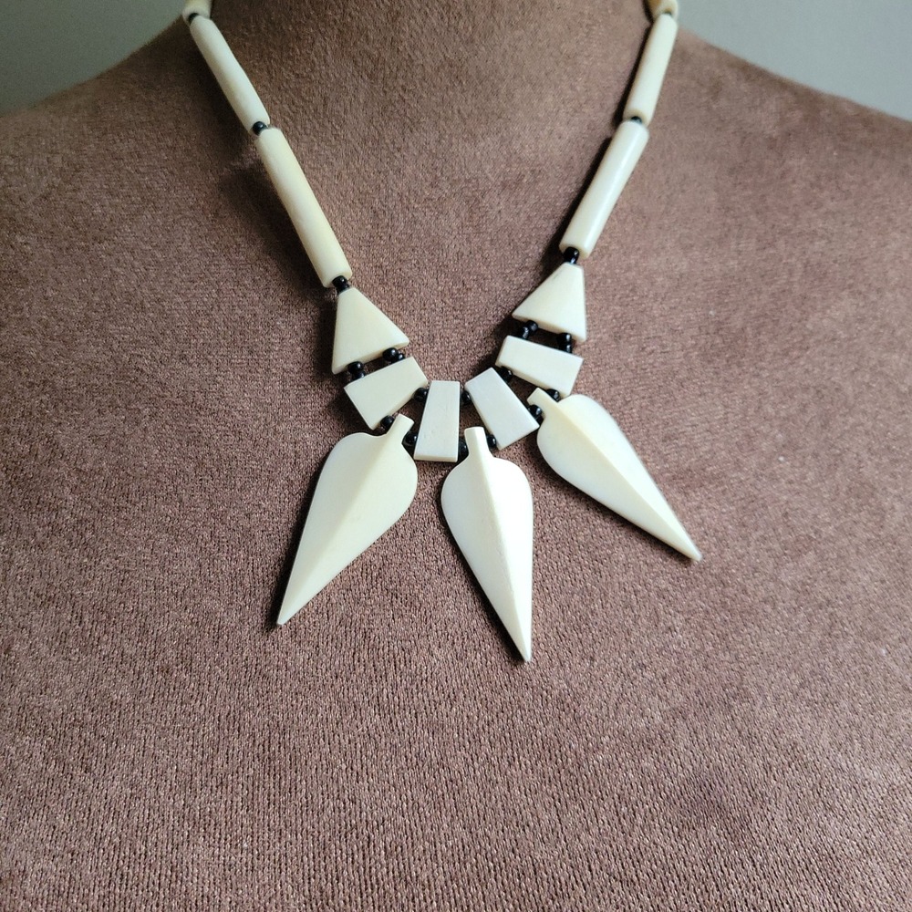 Vintage Carved Acrylic Geometric  Statement Necklace 16‎ Inch Ethnic Tribal